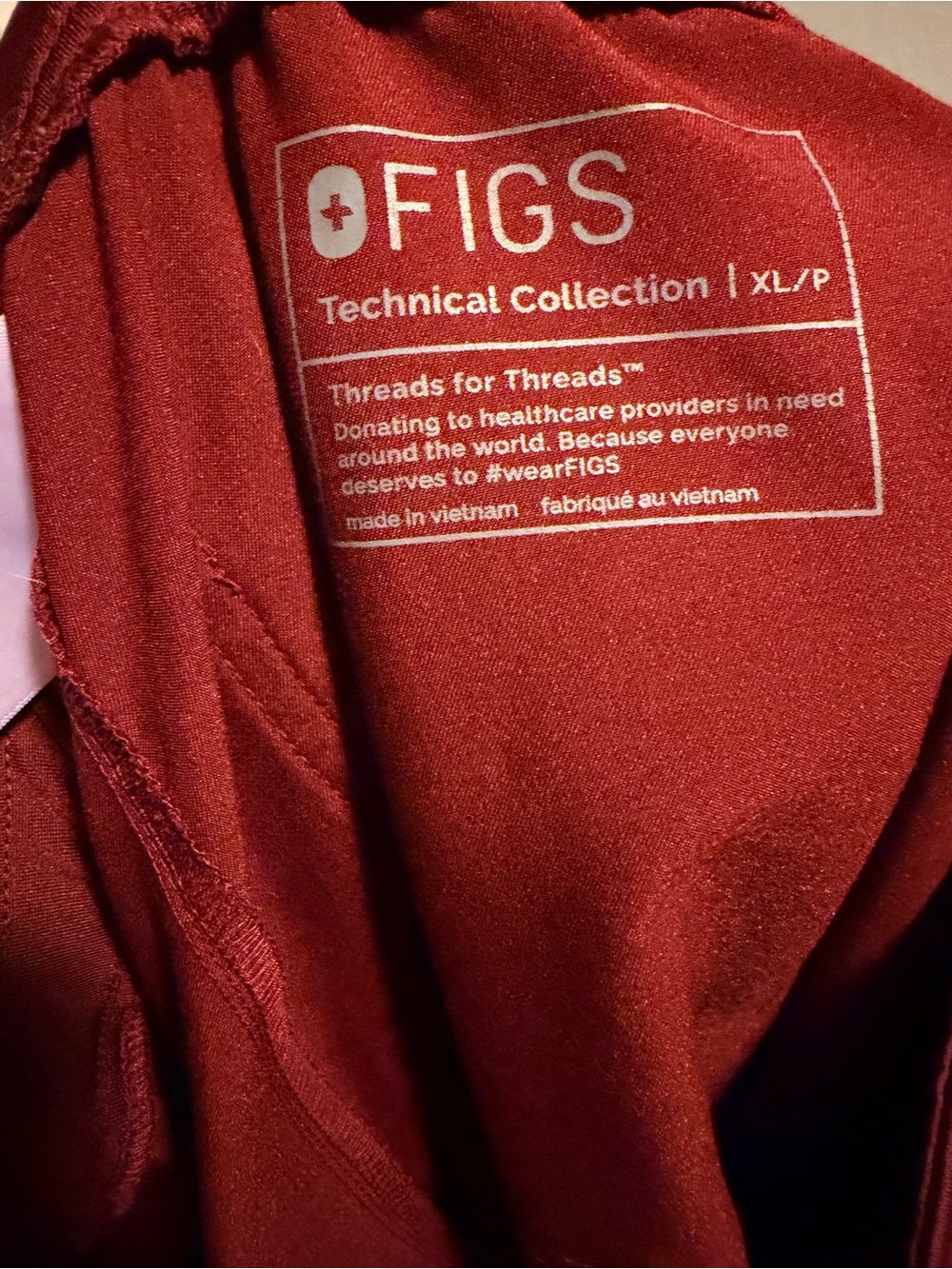 Figs scrubs burg top is XXL and Pants are high waisted joggers/wide leg petite - Picture 2 of 6